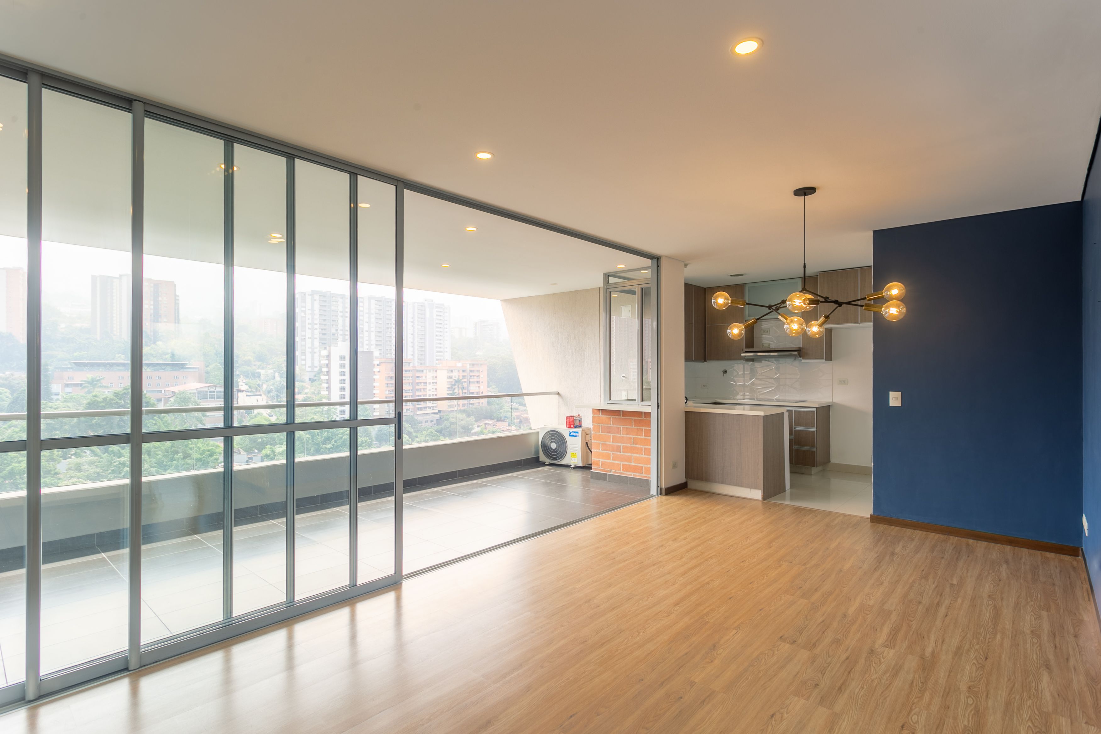 Apartamento en Arriendo en La Frontera, Medellín - 2 Alcobas, 112,35m2