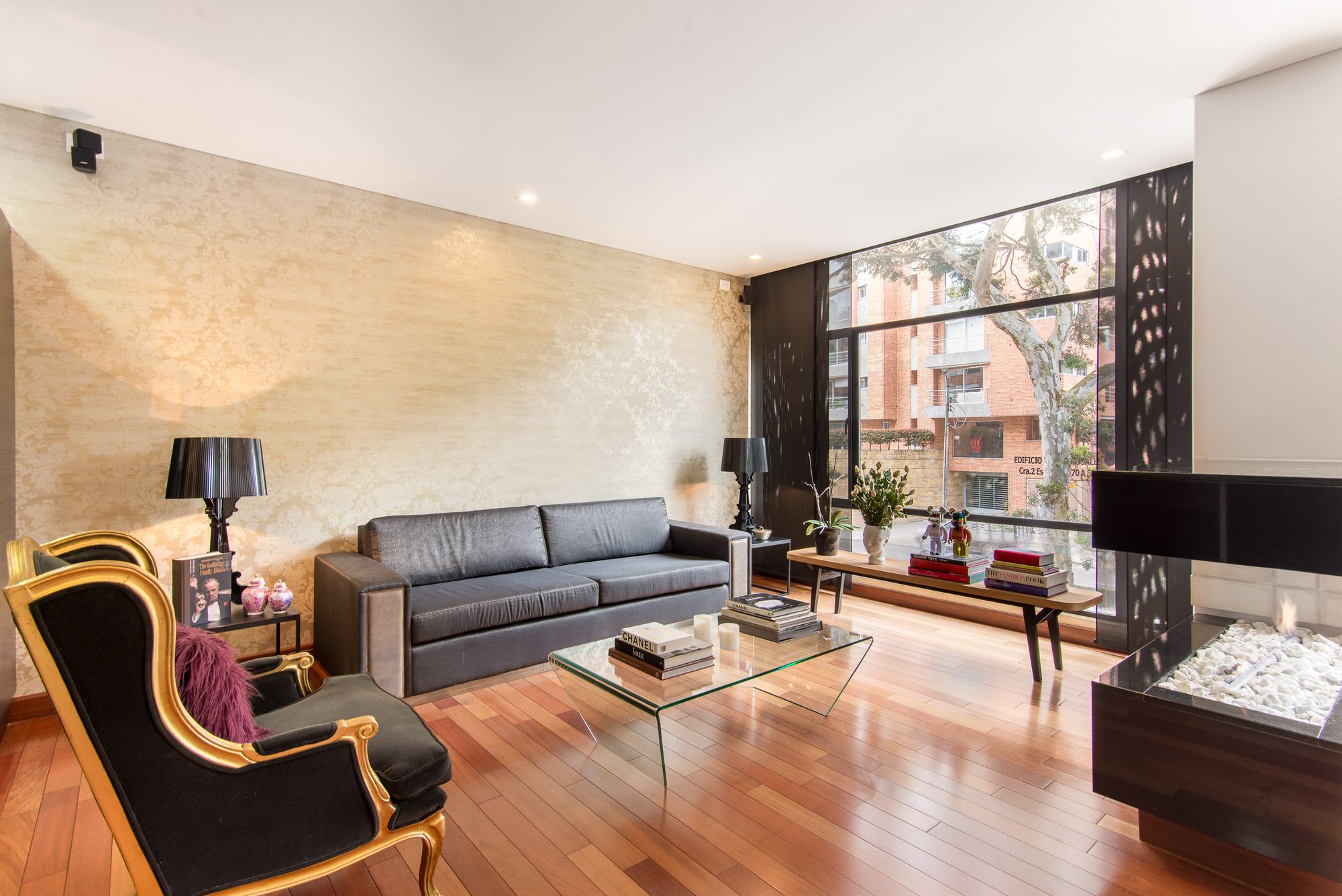 Apartamento en venta en Los Rosales, Bogotá - 2 Habitaciones, 108m2