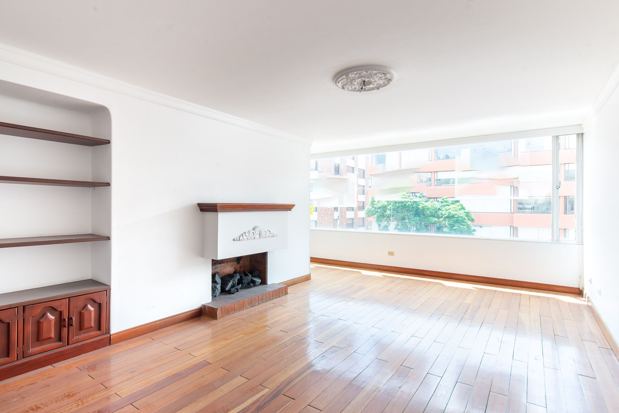 Apartamento en venta o arriendo en Santa Barbara Central, Bogotá 3