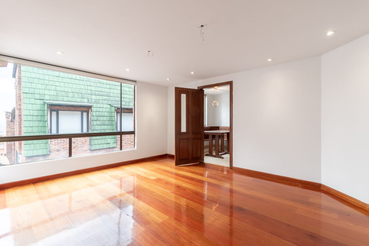 Apartment for sale or for rent in Los Rosales, Bogotá 3 Bedrooms, 226m2