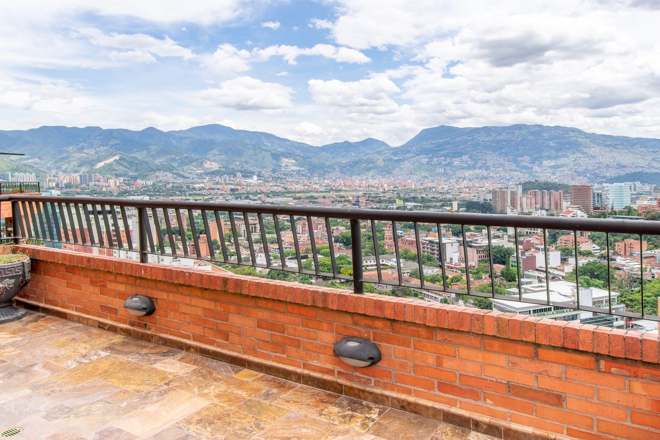 Apartment for sale in El Poblado, Medellín 4 Bedrooms, 405m2
