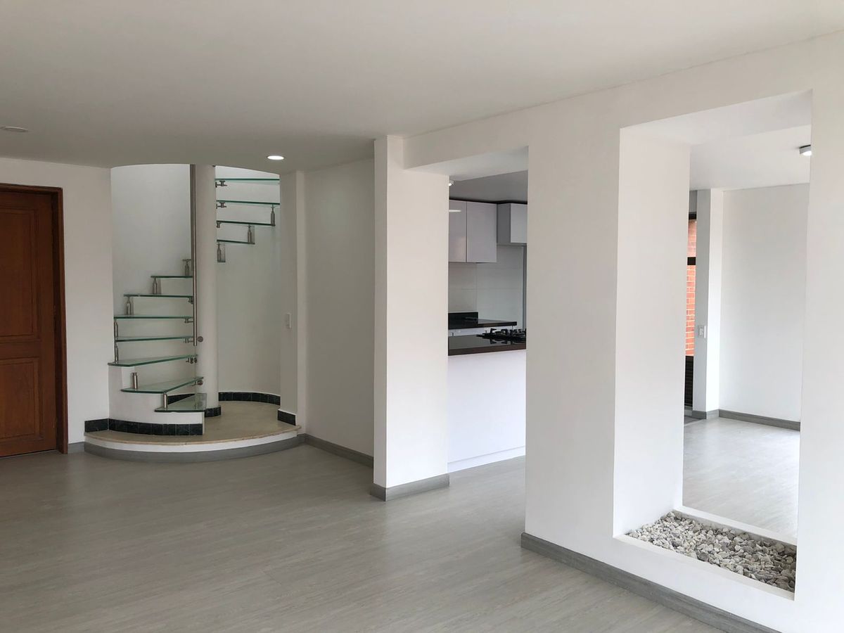 Apartamento En Venta En La Carolina, Bogotá - 3 Habitaciones, 220m2